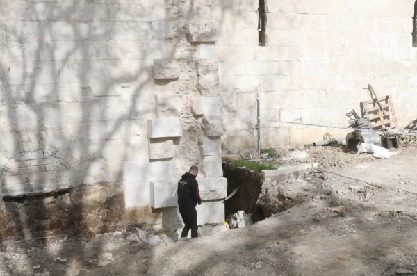 Split: Na radnika pala kamena gromada te ga priklještila, prevezen je u bolnicu