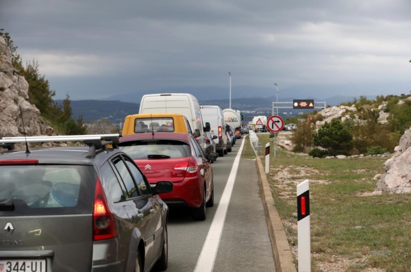 Stvaraju se gužve na Krčkom mostu zbog radova