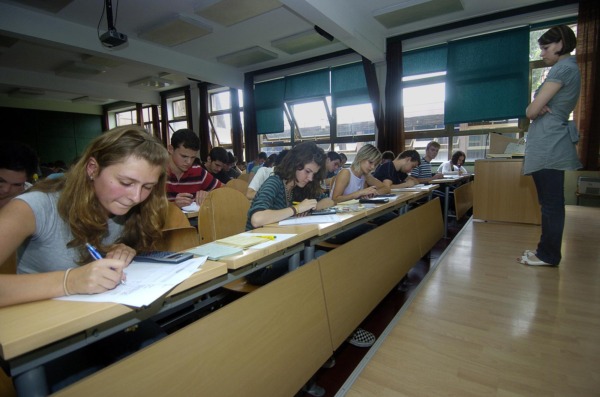 Osijek: Veliki broj kandidata pristupio razredbenom postupku na Gra?evini Osijek: Veliki broj kandidata pristupio razredbenom postupku na Gra?evini