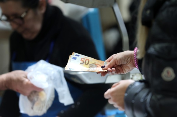 Nakon dva mjeseca prestao lovostaj za sitnu plavu ribu, Zagrepčani pohrlili u ribarnicu na Dolcu