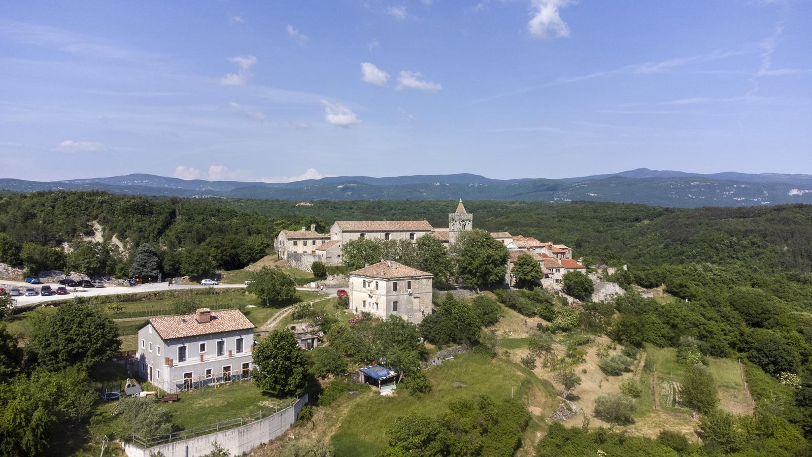Fotografije iz zraka Huma, najmanjeg grada na svjetu