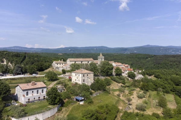 Fotografije iz zraka Huma, najmanjeg grada na svjetu