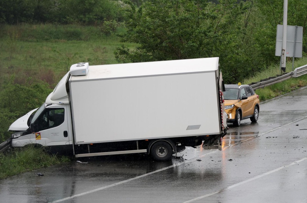 Dvije osobe poginule u prometnoj nesreći na zagrebačkoj obilaznici Dvije osobe poginule u prometnoj nesreći na zagrebačkoj obilaznici