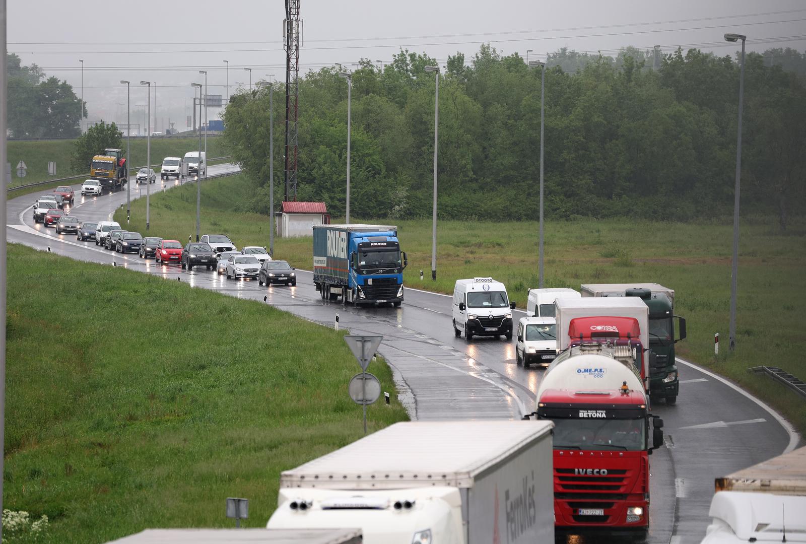 Dvije osobe poginule u prometnoj nesreći na zagrebačkoj obilaznici Dvije osobe poginule u prometnoj nesreći na zagrebačkoj obilaznici