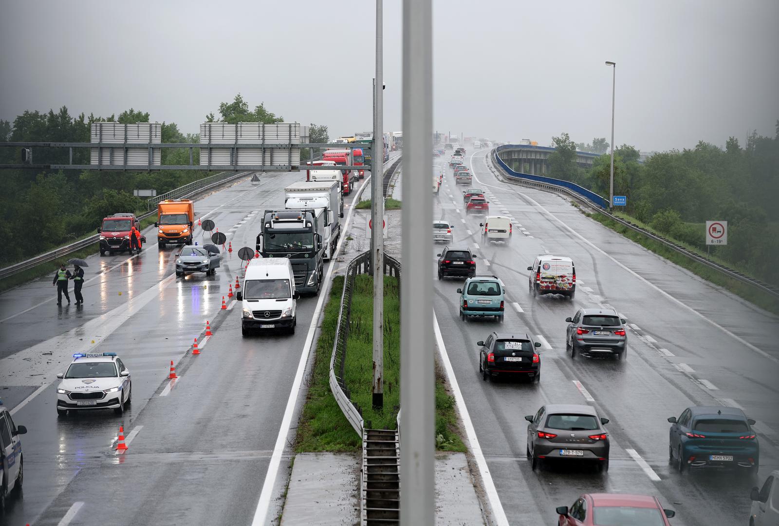 Dvije osobe poginule u prometnoj nesreći na zagrebačkoj obilaznici Dvije osobe poginule u prometnoj nesreći na zagrebačkoj obilaznici