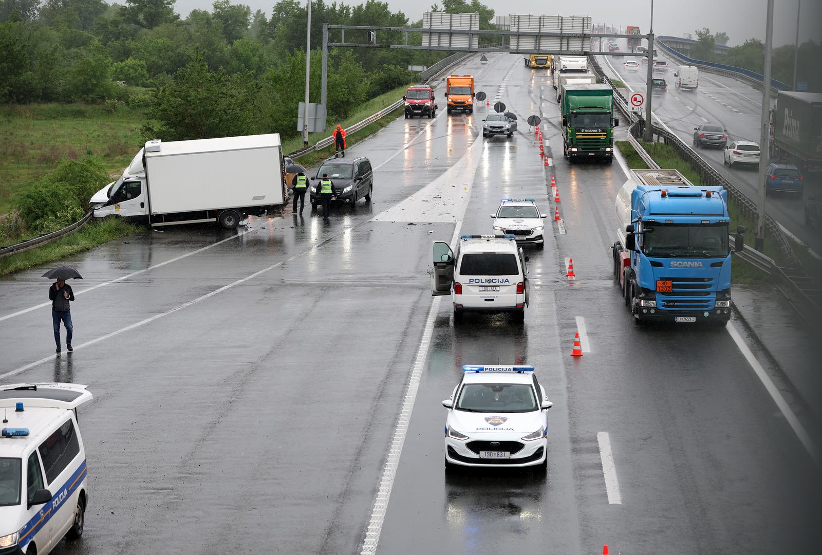 Dvije osobe poginule u prometnoj nesreći na zagrebačkoj obilaznici Dvije osobe poginule u prometnoj nesreći na zagrebačkoj obilaznici