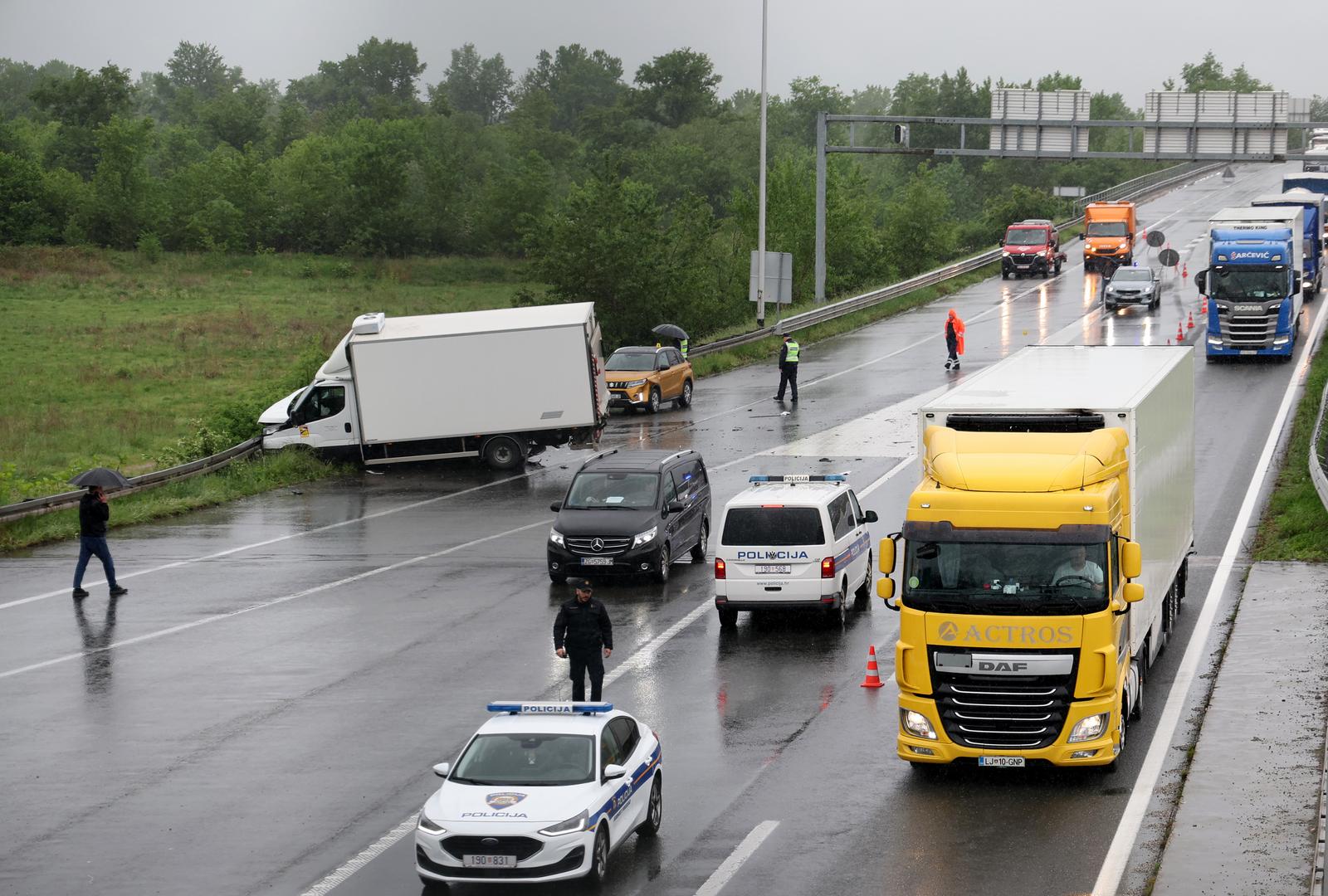 Dvije osobe poginule u prometnoj nesreći na zagrebačkoj obilaznici Dvije osobe poginule u prometnoj nesreći na zagrebačkoj obilaznici