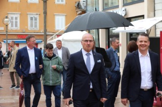 Rijeka: Premijer Plenković došao podržati kandidate HDZ-a Rijeka: Premijer Plenković došao podržati kandidate HDZ-a