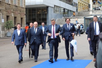 Rijeka: Premijer Plenković došao podržati kandidate HDZ-a Rijeka: Premijer Plenković došao podržati kandidate HDZ-a