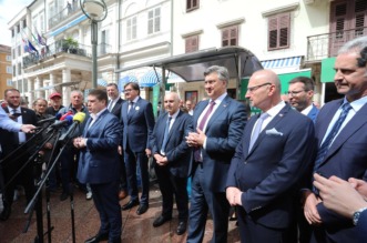 Rijeka: Premijer Plenković došao podržati kandidate HDZ-a Rijeka: Premijer Plenković došao podržati kandidate HDZ-a