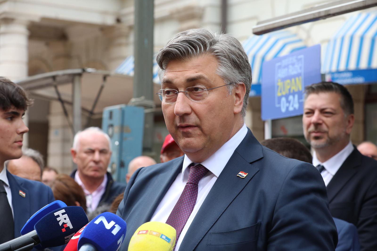 Rijeka: Premijer Plenković došao podržati kandidate HDZ-a. Rijeka: Premijer Plenković došao podržati kandidate HDZ-a.