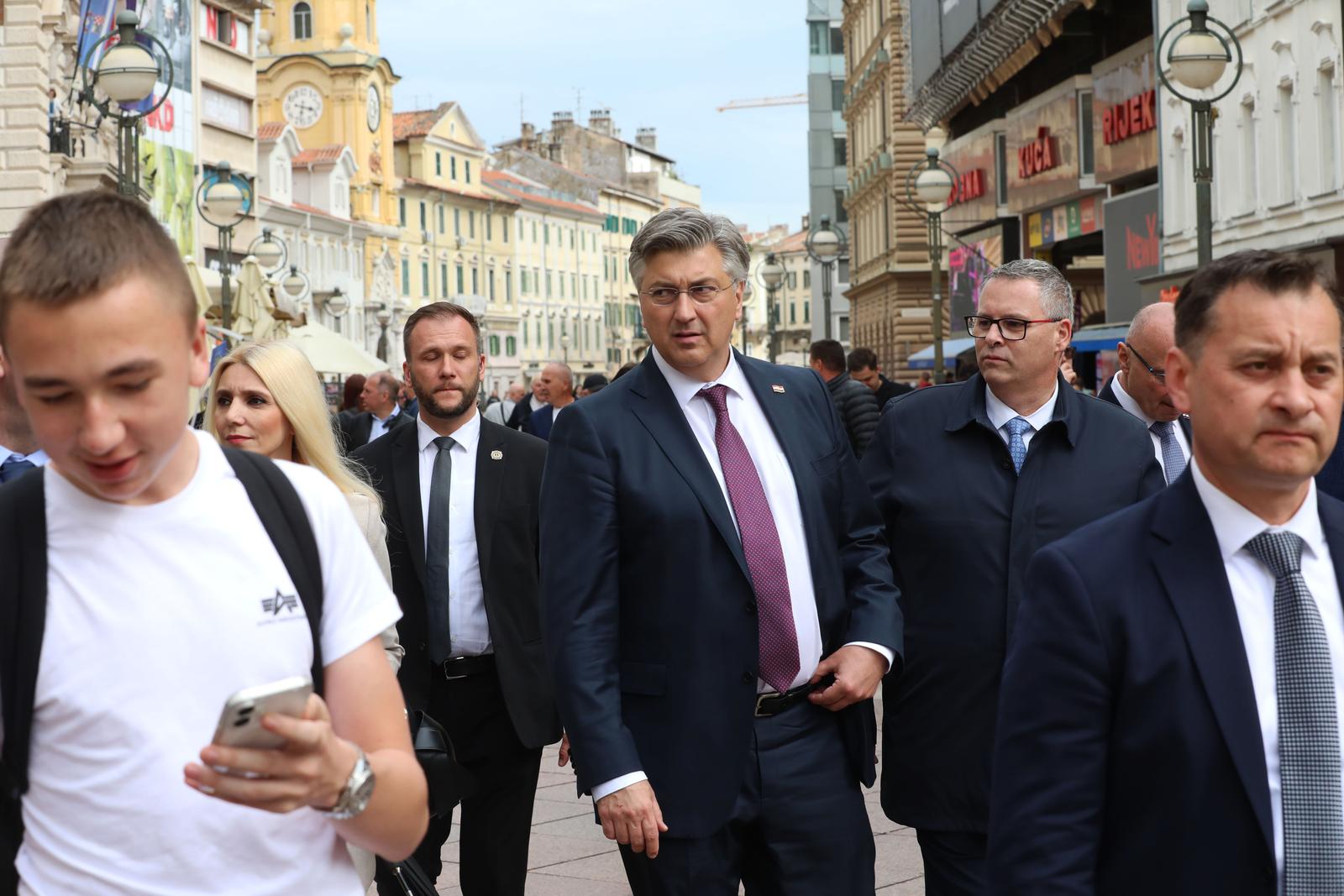 Rijeka: Premijer Plenković došao podržati kandidate HDZ-a. Rijeka: Premijer Plenković došao podržati kandidate HDZ-a.