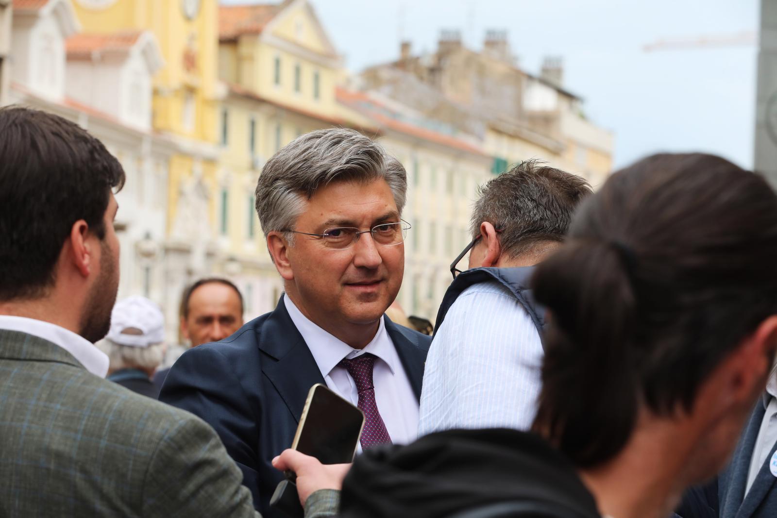Rijeka: Premijer Plenković došao podržati kandidate HDZ-a. Rijeka: Premijer Plenković došao podržati kandidate HDZ-a.