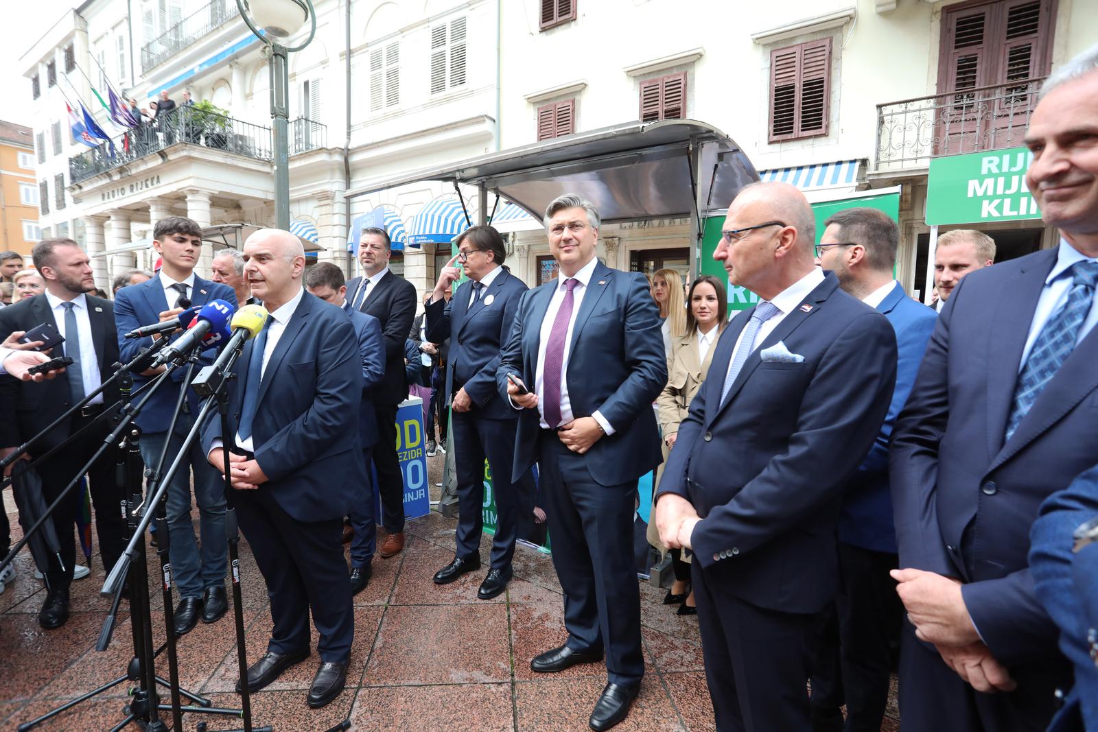 Rijeka: Premijer Plenković došao podržati kandidate HDZ-a. Rijeka: Premijer Plenković došao podržati kandidate HDZ-a.