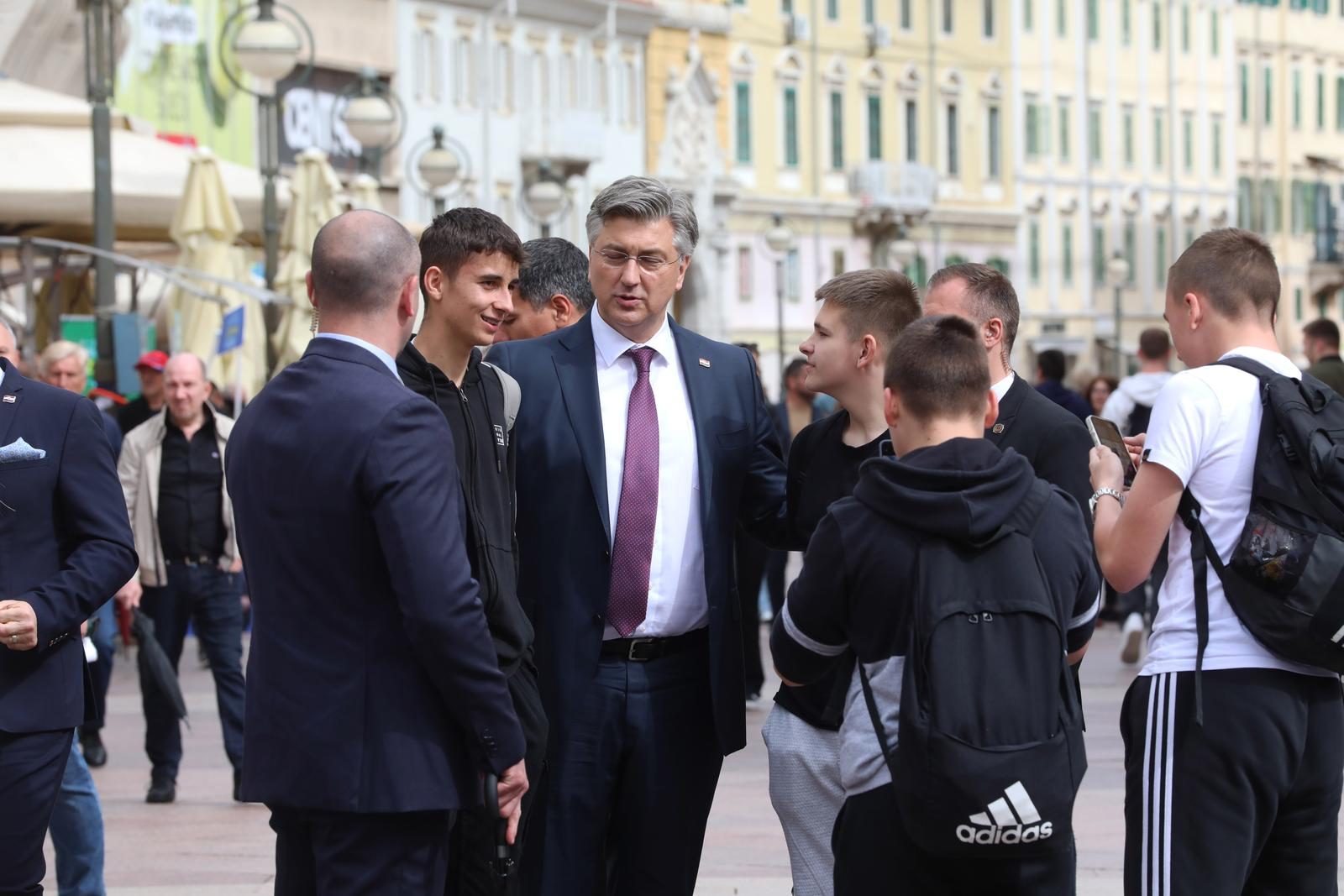 Rijeka: Premijer Plenković došao podržati kandidate HDZ-a. Rijeka: Premijer Plenković došao podržati kandidate HDZ-a.