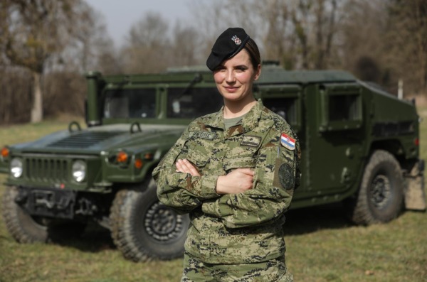 Bjelovar: Pripadnice Hrvatske vojske, Antonija Jurković i Maja Baričević