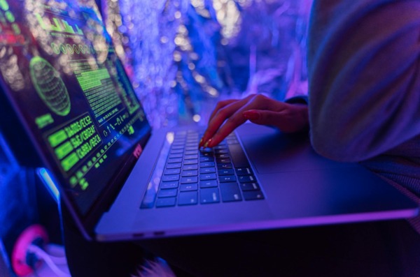 internet dark web Antoni Shkraba pexels