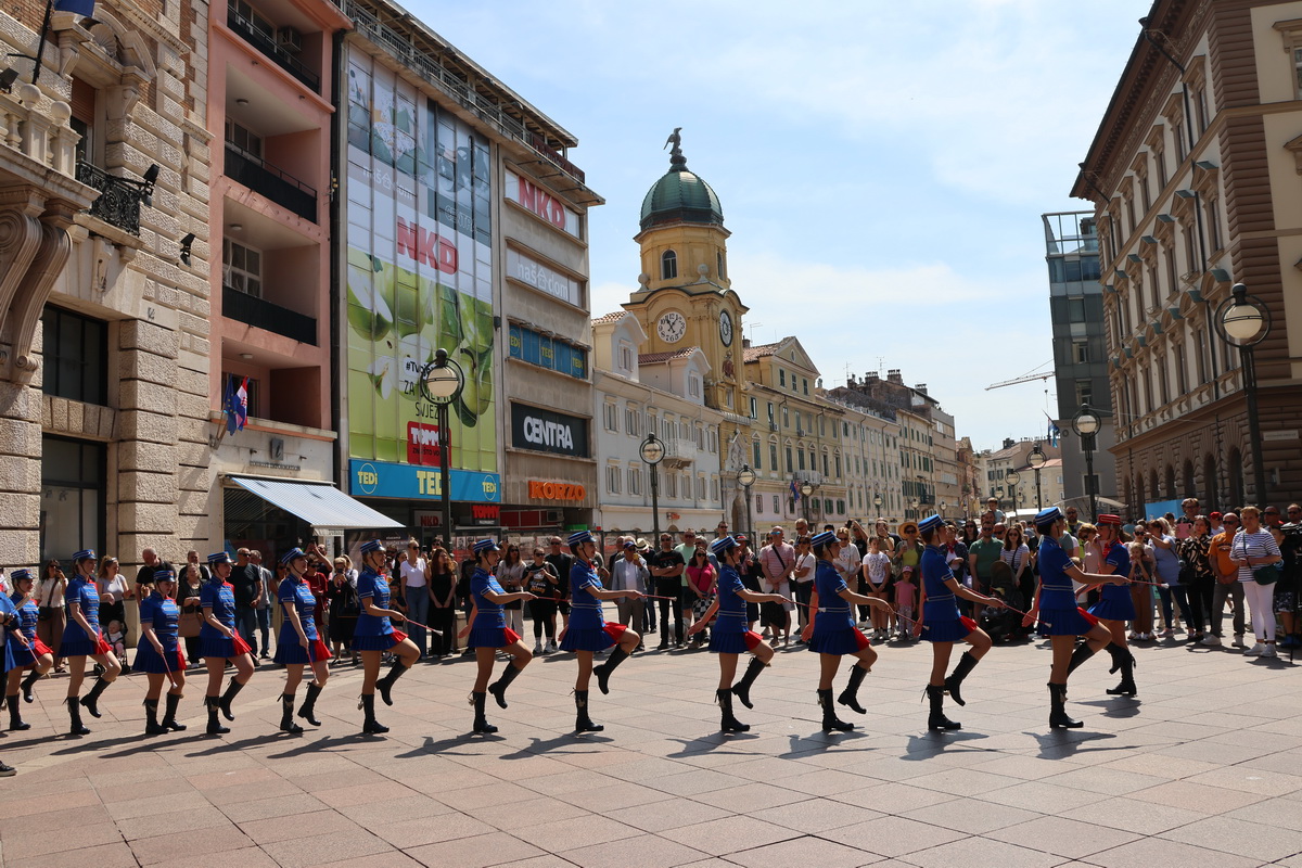 Gradska-glazba-Trsat-i-Prve-rijecke-mazoretkinje-2