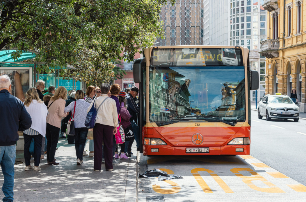 Ilustrativna adamićeva bus autotrolej promet-9701 Ilustrativna adamićeva bus autotrolej promet-9701