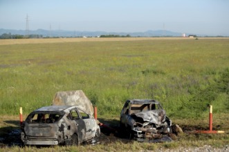 Zagreb: Policijski očevid uz dva zapaljena automobila u Odranskom Obrežu Zagreb: Policijski očevid uz dva zapaljena automobila u Odranskom Obrežu