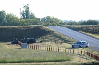 Zagreb: Policijski očevid uz dva zapaljena automobila u Odranskom Obrežu Zagreb: Policijski očevid uz dva zapaljena automobila u Odranskom Obrežu