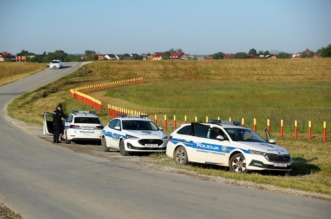 Zagreb: Policijski očevid uz dva zapaljena automobila u Odranskom Obrežu Zagreb: Policijski očevid uz dva zapaljena automobila u Odranskom Obrežu