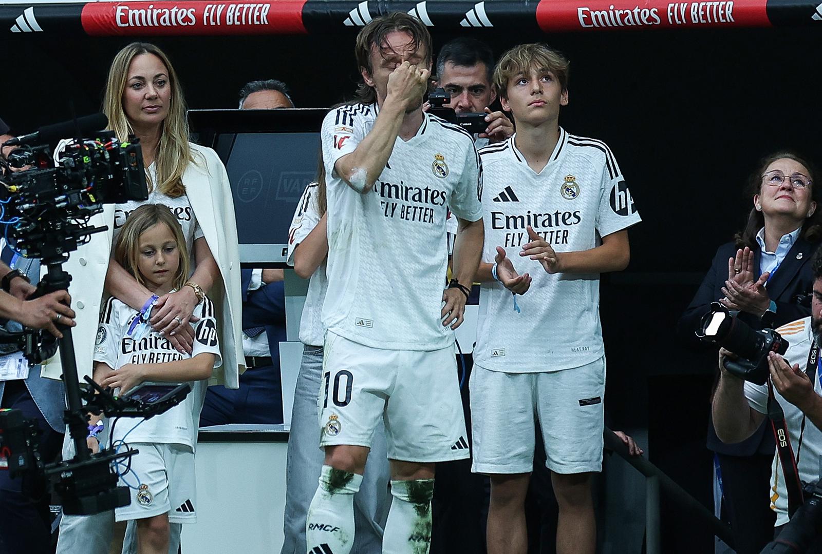 Madrid: Emotivan rastanak Luke Modrića s Real Madridom pred tisućama navijača