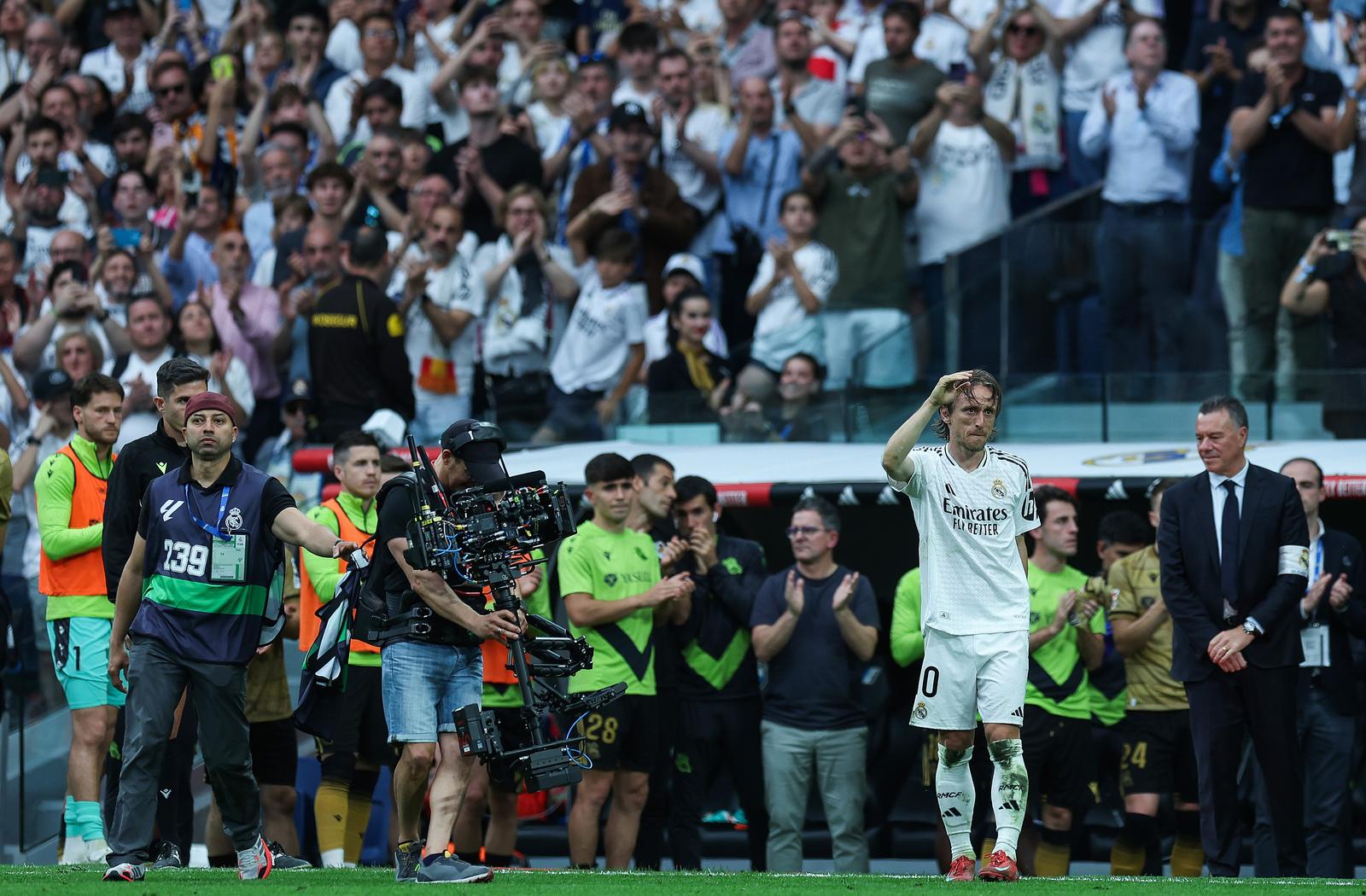 Madrid: Emotivan rastanak Luke Modrića s Real Madridom pred tisućama navijača