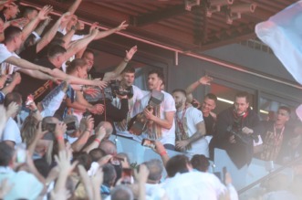 Igrači HNK Rijeka, prvaci Hrvatske, podigli su svoj pehar Igrači HNK Rijeka, prvaci Hrvatske, podigli su svoj pehar