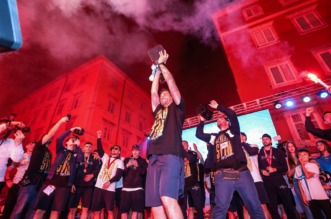 Igrači HNK Rijeka s navijačima na Korzu proslavili osvajanje prvenstva Hrvatske