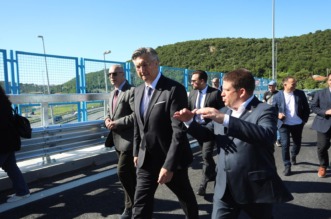 Rijeka: Premijer Plenković i ministar Butković obišli novi vijadukt na čvoru Orehovica Rijeka: Premijer Plenković i ministar Butković obišli novi vijadukt na čvoru Orehovica