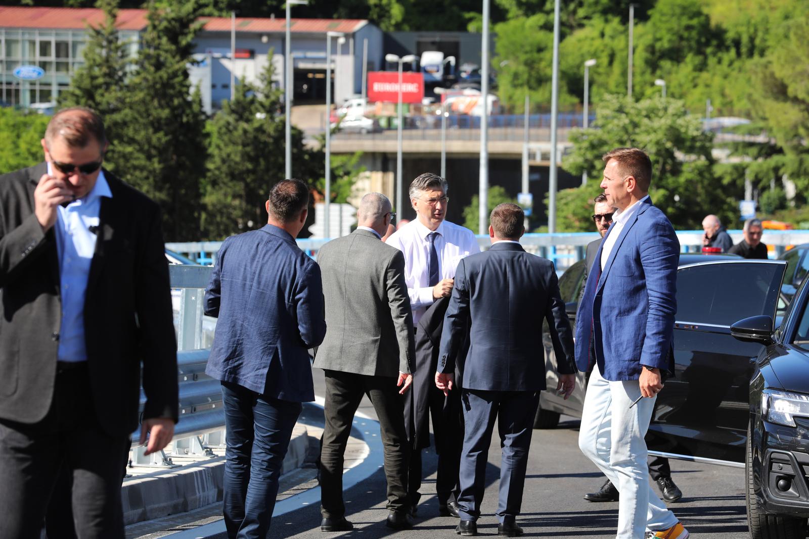 Rijeka: Premijer Plenković i ministar Butković obišli novi vijadukt na čvoru Orehovica Rijeka: Premijer Plenković i ministar Butković obišli novi vijadukt na čvoru Orehovica