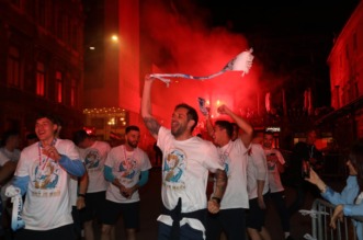 Rijeka: Navijači i Igrači Rijeke na Korzu slave osvajanje Hrvatskog nogometnog kupa Rijeka: Navijači i Igrači Rijeke na Korzu slave osvajanje Hrvatskog nogometnog kupa