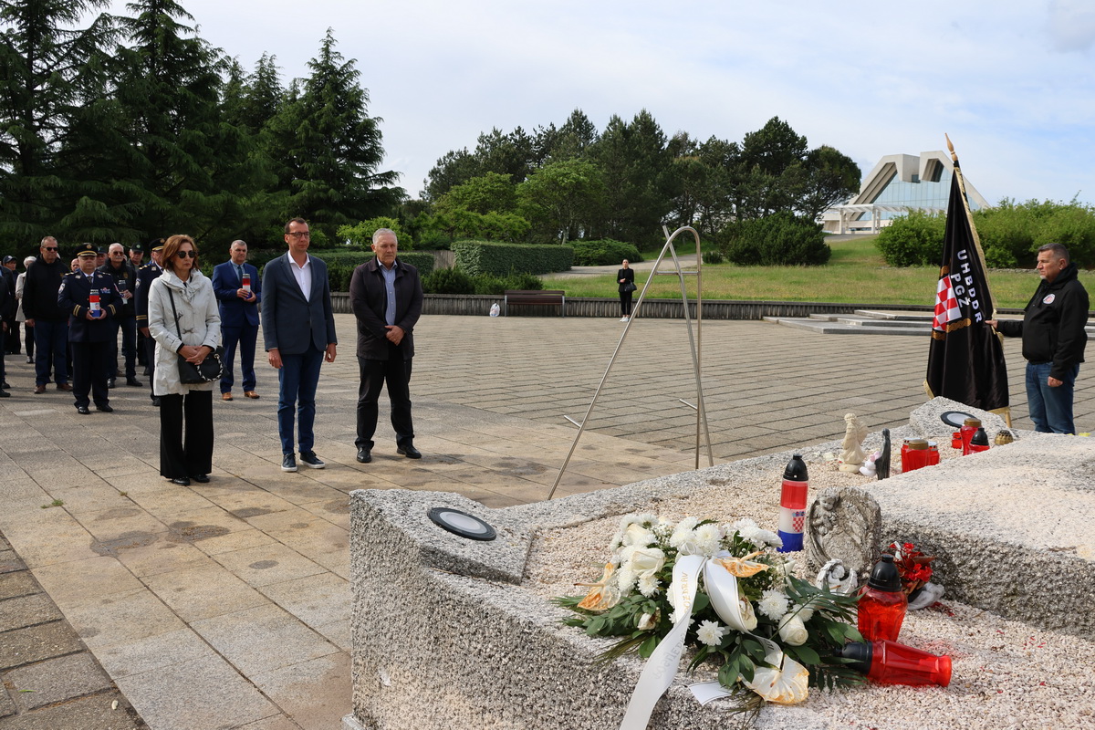 Polaganje-vijenaca-20.-godina-ZUDR-PGZ-5 Polaganje-vijenaca-20.-godina-ZUDR-PGZ-5