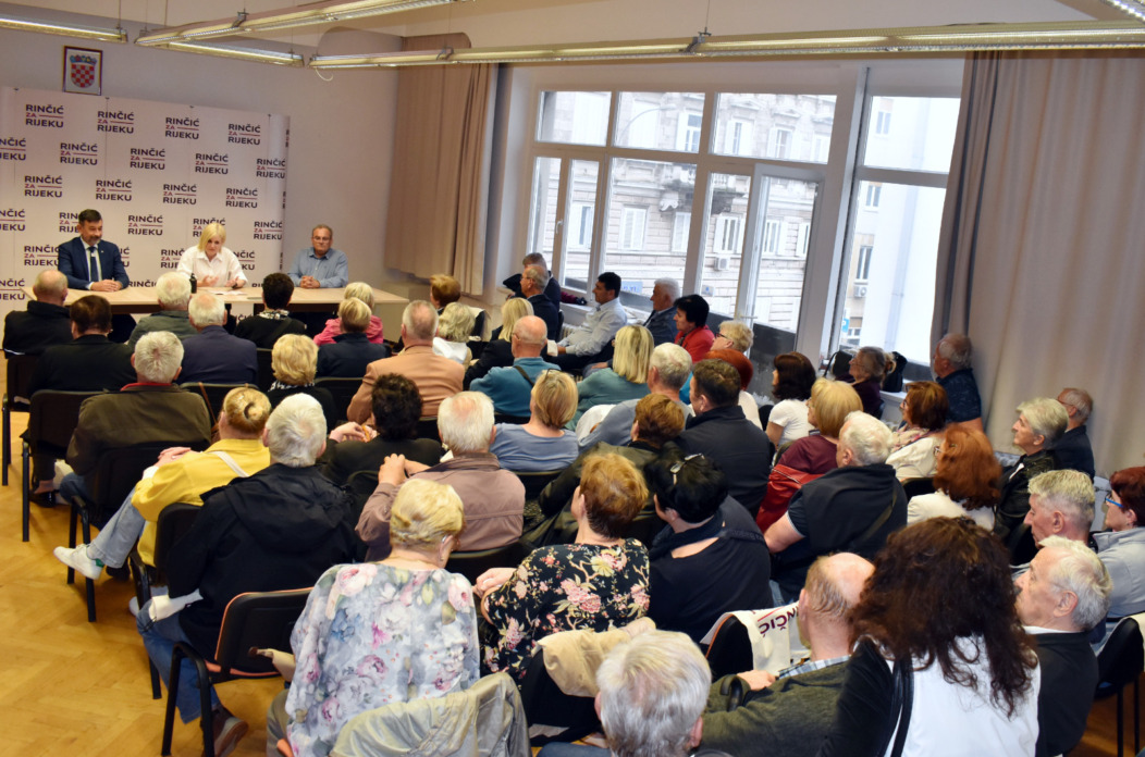 Rinčić i Pinezić na susretu s umirovljenicima – press002 (1) Rinčić i Pinezić na susretu s umirovljenicima – press002 (1)