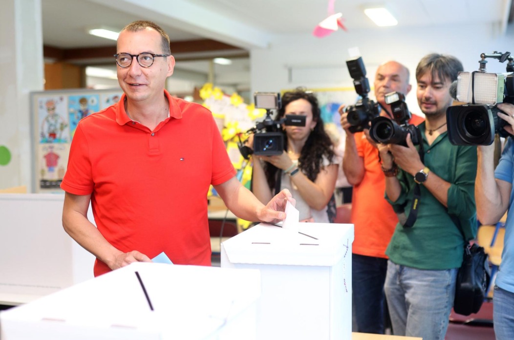 Rijeka: Kandidat za gradonačelnika Marko Filipović glasovao u drugom krugu lokalnih izbora Rijeka: Kandidat za gradonačelnika Marko Filipović glasovao u drugom krugu lokalnih izbora