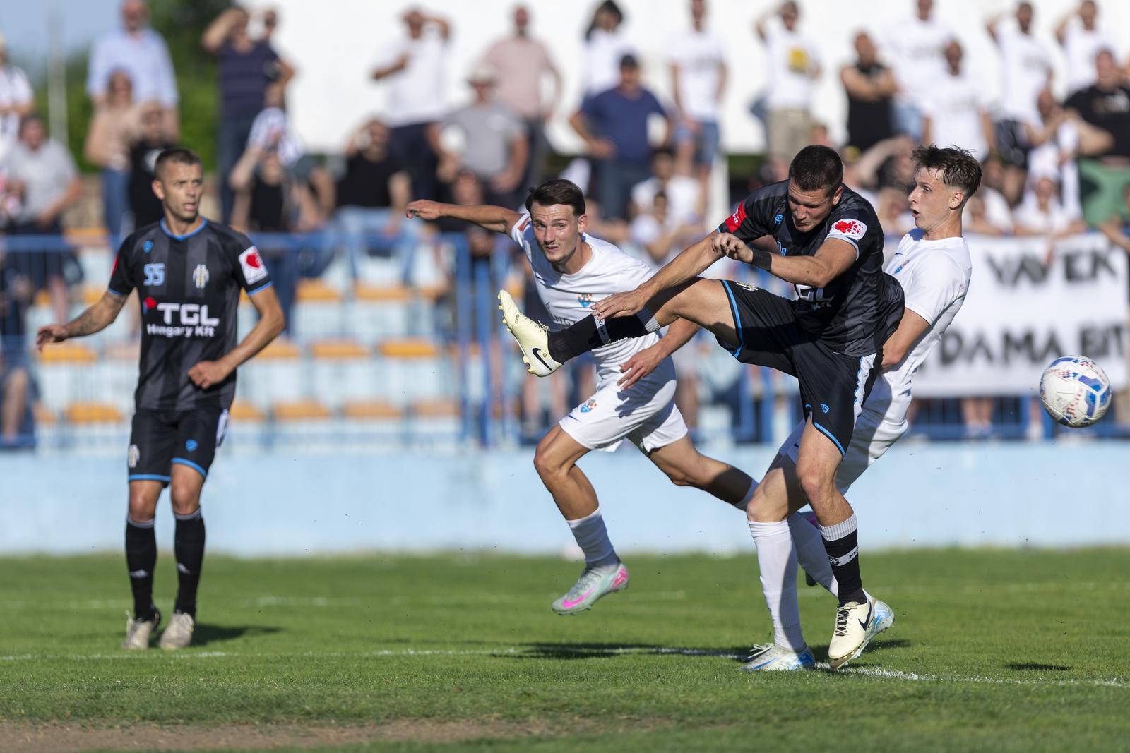 Vukovar i Opatija sastali se u 33. kolu SuperSport Prve nogometne lige Vukovar i Opatija sastali se u 33. kolu SuperSport Prve nogometne lige