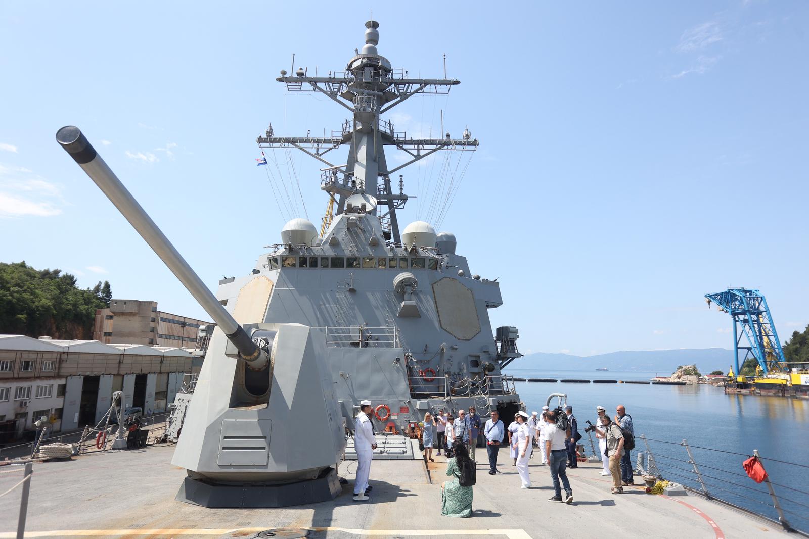 Rijeka: Posjet brodu Američke ratne mornarice USS Forrest Sherman u brodogradilištu Viktor Lenac Rijeka: Posjet brodu Američke ratne mornarice USS Forrest Sherman u brodogradilištu Viktor Lenac