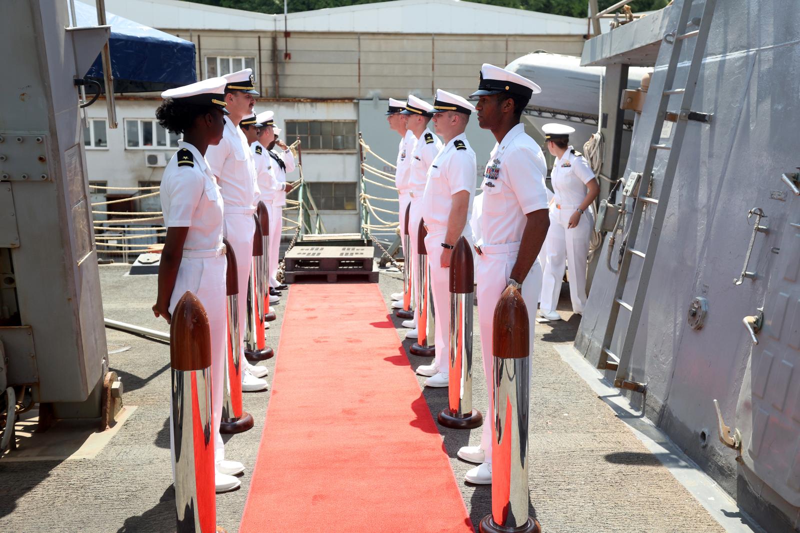 Rijeka: Posjet brodu Američke ratne mornarice USS Forrest Sherman u brodogradilištu Viktor Lenac Rijeka: Posjet brodu Američke ratne mornarice USS Forrest Sherman u brodogradilištu Viktor Lenac
