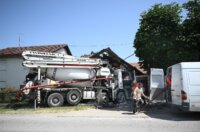 Zagreb: Kamion naletio na kuću u Botincu