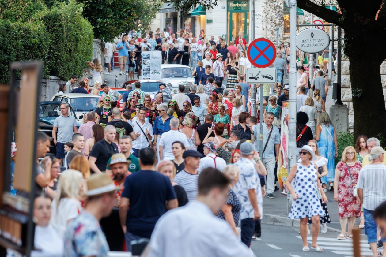 Manifestacija RetroOpatija