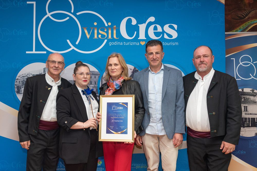 Direktor-i-djelatnici-ACI-marine-Cres Direktor-i-djelatnici-ACI-marine-Cres