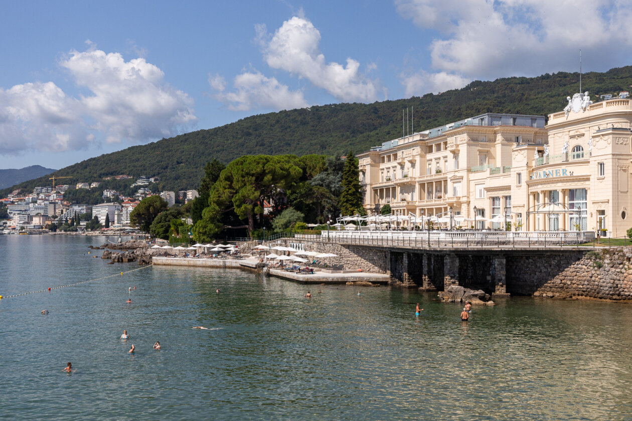 Ilustrativne Opatija ljeto 2025 šetnica kupači-8756 Ilustrativne Opatija ljeto 2025 šetnica kupači-8756
