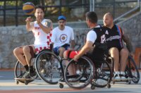 Kostrena: Neformalna košarkaška reprezezentacija Hrvatskoga sabora održala je sportski susret s mladim sportašima s invaliditetom Kostrena: Neformalna košarkaška reprezezentacija Hrvatskoga sabora održala je sportski susret s mladim sportašima s invaliditetom