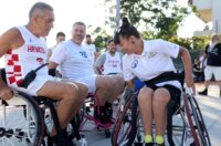 Kostrena: Neformalna košarkaška reprezezentacija Hrvatskoga sabora održala je sportski susret s mladim sportašima s invaliditetom Kostrena: Neformalna košarkaška reprezezentacija Hrvatskoga sabora održala je sportski susret s mladim sportašima s invaliditetom