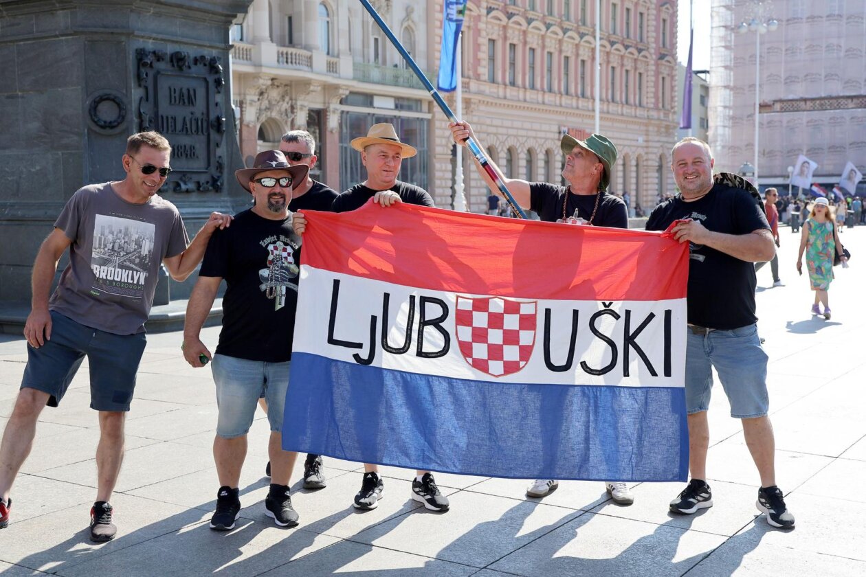 Zagreb: Obožavatelji se okupljaju u gradu uoči Thompsonovg koncerta Zagreb: Obožavatelji se okupljaju u gradu uoči Thompsonovg koncerta