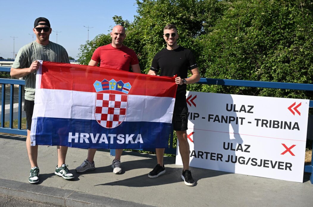 Zagreb: Obožavatelji idu prema fan zonama gdje će čekati ulazak u Hipodrom Zagreb: Obožavatelji idu prema fan zonama gdje će čekati ulazak u Hipodrom