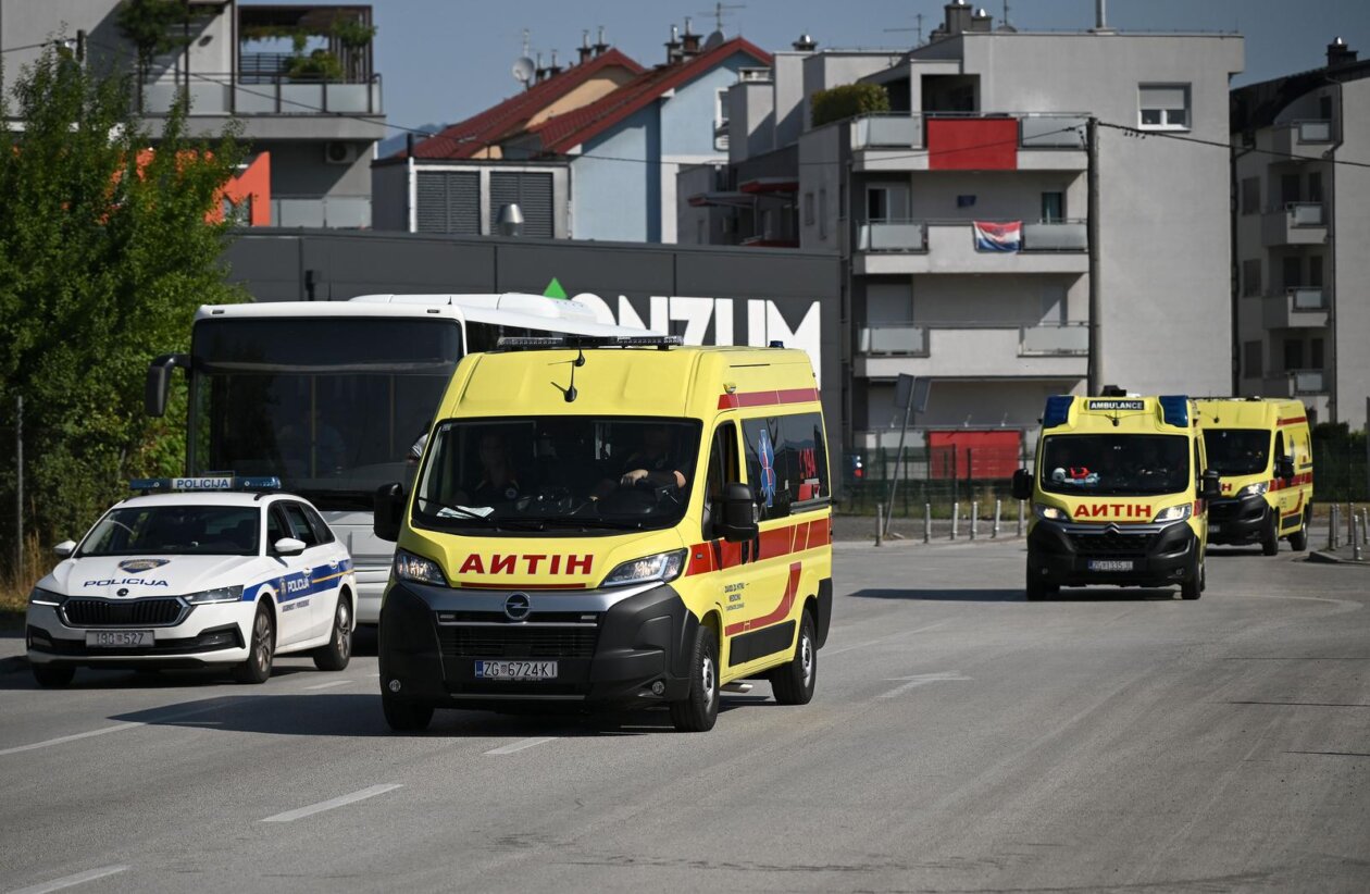 Zagreb: Obožavatelji idu prema fan zonama gdje će čekati ulazak u Hipodrom Zagreb: Obožavatelji idu prema fan zonama gdje će čekati ulazak u Hipodrom