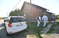 Policijski očevid na mjestu ubojstva u Pleškovcu Policijski očevid na mjestu ubojstva u Pleškovcu