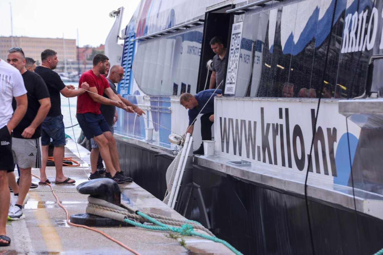 Split: Trajket udario u dva broda, jedan potonuo Split: Trajket udario u dva broda, jedan potonuo